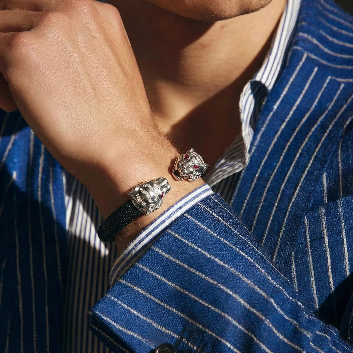 Tiger S 925 White Sapphire & Ruby Stingray Bracelet, view 8 – Viktor Alexander